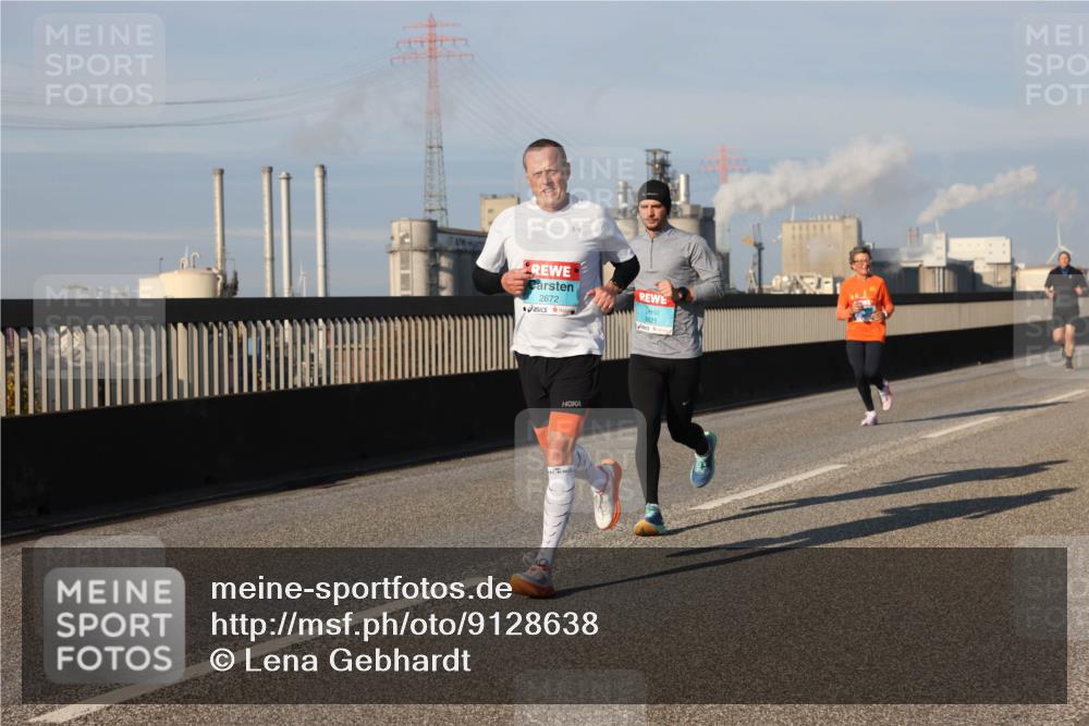03.10.2025 - Köhlbrandbrückenlauf Lena Gebhardt http://msf.ph/oto/9128638 03.10.2025 09:48:25 Position 2 2672, 3821 meine-sportfotos.de