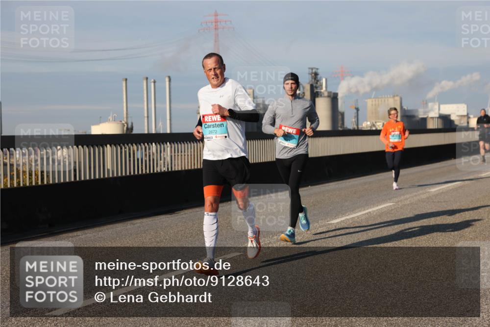 03.10.2025 - Köhlbrandbrückenlauf Lena Gebhardt http://msf.ph/oto/9128643 03.10.2025 09:48:25 Position 2 2672 meine-sportfotos.de