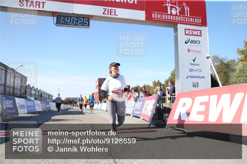 03.10.2025 - Köhlbrandbrückenlauf Jannik Wohlers http://msf.ph/oto/9128659 03.10.2025 13:40:26 Ziel 5270, 5613, 6245, 6278, 6284 meine-sportfotos.de
