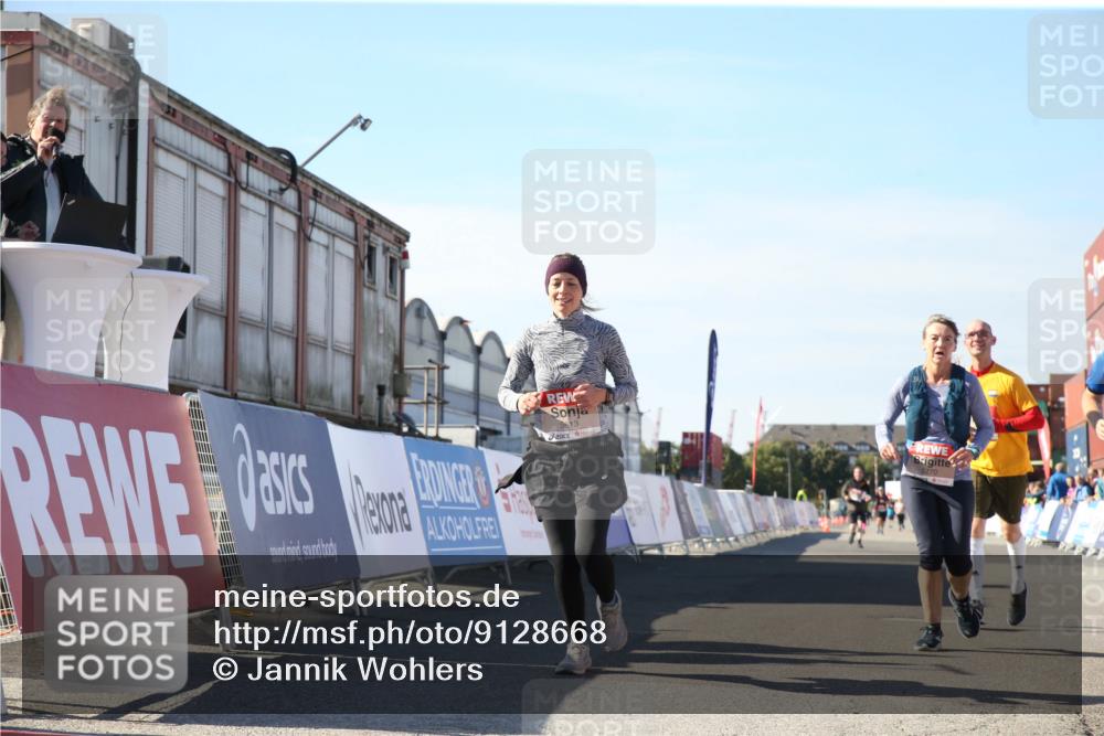 03.10.2025 - Köhlbrandbrückenlauf Jannik Wohlers http://msf.ph/oto/9128668 03.10.2025 13:40:28 Ziel 5270, 5613, 6245, 6278, 6284 meine-sportfotos.de