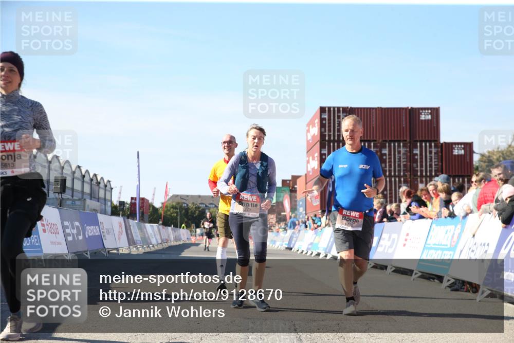 03.10.2025 - Köhlbrandbrückenlauf Jannik Wohlers http://msf.ph/oto/9128670 03.10.2025 13:40:29 Ziel 5270, 5613, 6245, 6278, 6284 meine-sportfotos.de