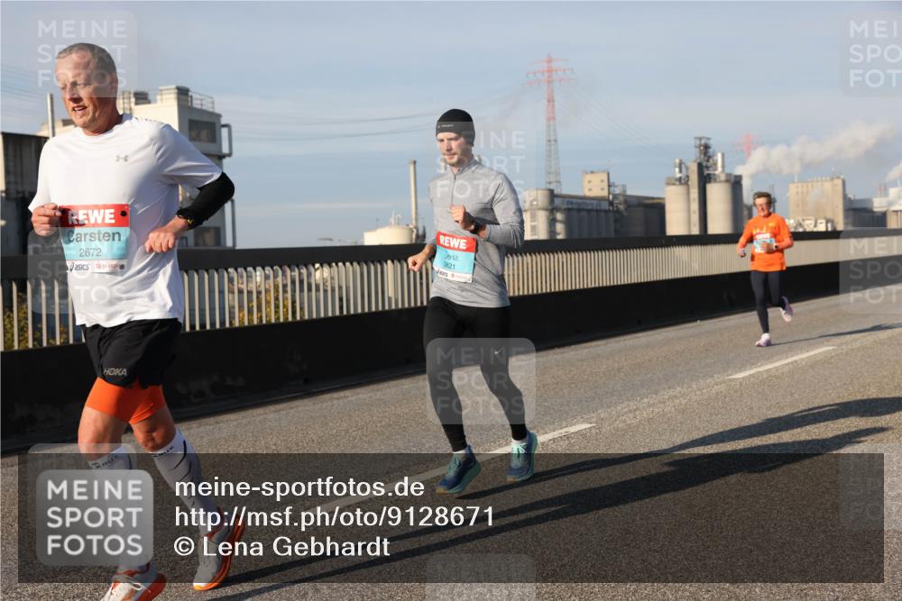 03.10.2025 - Köhlbrandbrückenlauf Lena Gebhardt http://msf.ph/oto/9128671 03.10.2025 09:48:26 Position 2 2672, 3821 meine-sportfotos.de