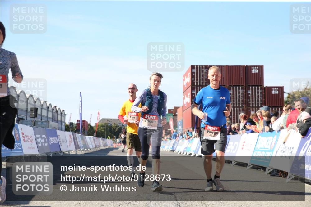03.10.2025 - Köhlbrandbrückenlauf Jannik Wohlers http://msf.ph/oto/9128673 03.10.2025 13:40:29 Ziel 5270, 5613, 6245, 6278, 6284 meine-sportfotos.de
