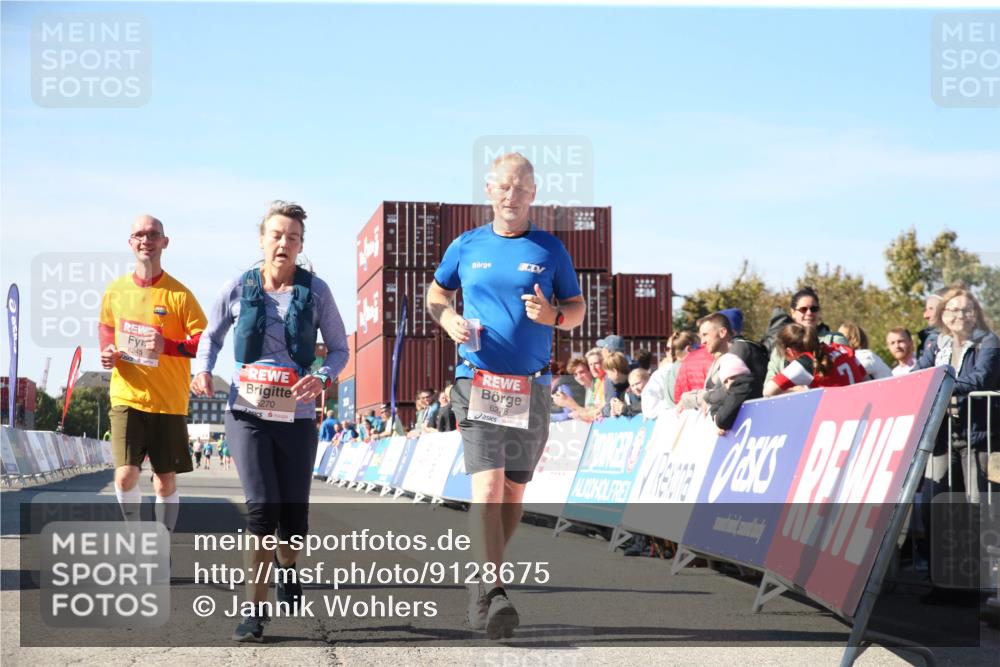03.10.2025 - Köhlbrandbrückenlauf Jannik Wohlers http://msf.ph/oto/9128675 03.10.2025 13:40:30 Ziel 5270, 5613, 6245, 6278, 6284 meine-sportfotos.de