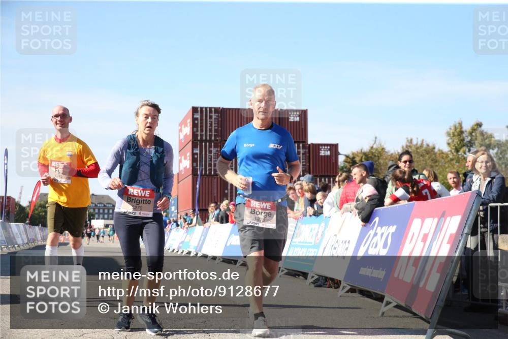 03.10.2025 - Köhlbrandbrückenlauf Jannik Wohlers http://msf.ph/oto/9128677 03.10.2025 13:40:30 Ziel 5270, 5613, 6245, 6278, 6284 meine-sportfotos.de