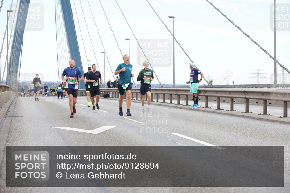 03.10.2025 - Köhlbrandbrückenlauf Lena Gebhardt http://msf.ph/oto/9128694 03.10.2025 15:23:33 Position 2  meine-sportfotos.de