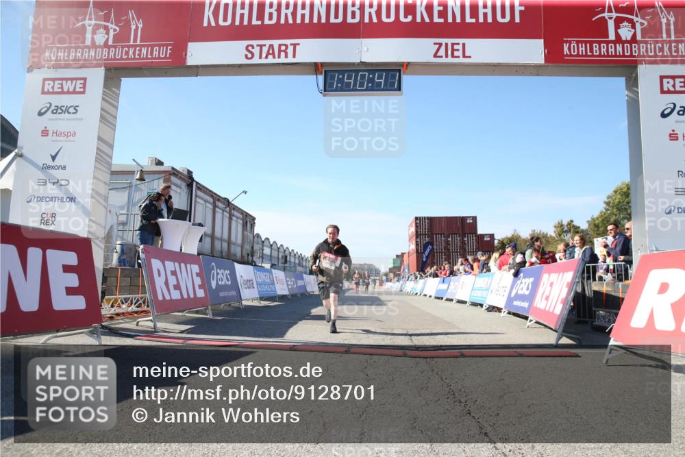 03.10.2025 - Köhlbrandbrückenlauf Jannik Wohlers http://msf.ph/oto/9128701 03.10.2025 13:40:41 Ziel 5558 meine-sportfotos.de