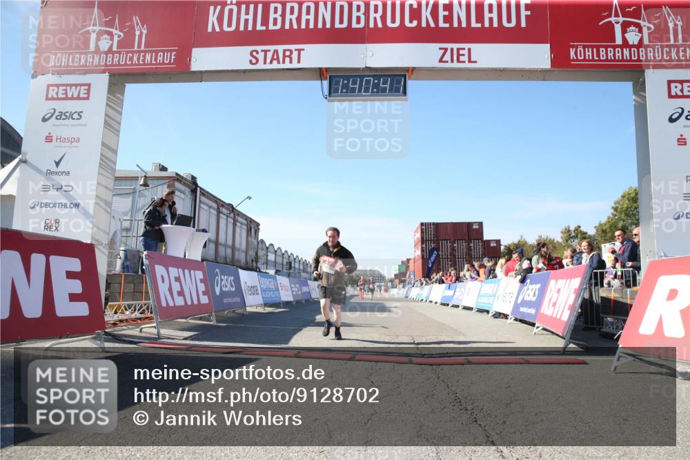 03.10.2025 - Köhlbrandbrückenlauf Jannik Wohlers http://msf.ph/oto/9128702 03.10.2025 13:40:41 Ziel 5558 meine-sportfotos.de