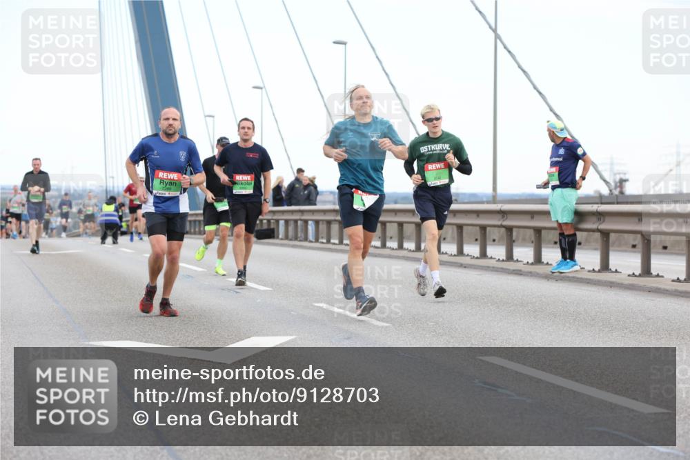 03.10.2025 - Köhlbrandbrückenlauf Lena Gebhardt http://msf.ph/oto/9128703 03.10.2025 15:23:34 Position 2 9746 meine-sportfotos.de