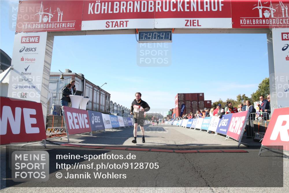 03.10.2025 - Köhlbrandbrückenlauf Jannik Wohlers http://msf.ph/oto/9128705 03.10.2025 13:40:41 Ziel 5558 meine-sportfotos.de