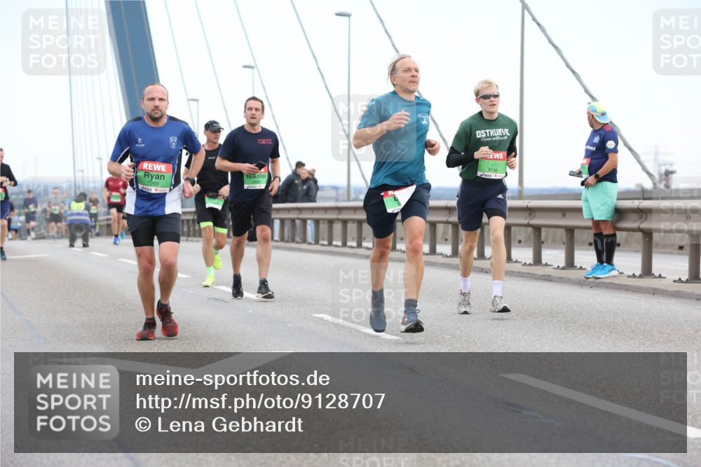 03.10.2025 - Köhlbrandbrückenlauf Lena Gebhardt http://msf.ph/oto/9128707 03.10.2025 15:23:34 Position 2 7269, 9746 meine-sportfotos.de