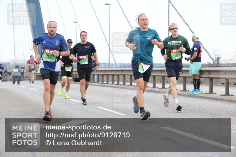 03.10.2025 - Köhlbrandbrückenlauf Lena Gebhardt http://msf.ph/oto/9128719 03.10.2025 15:23:35 Position 2 7269 meine-sportfotos.de