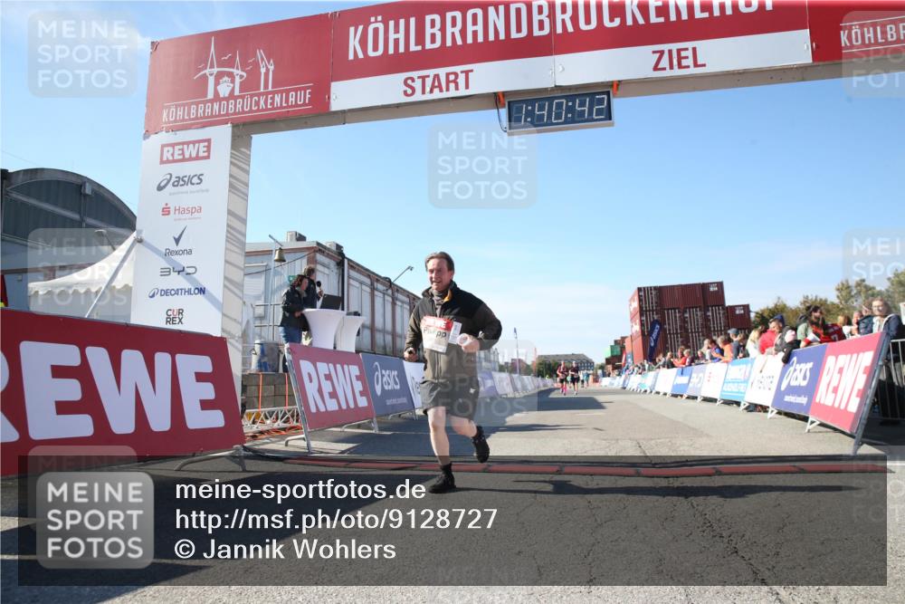 03.10.2025 - Köhlbrandbrückenlauf Jannik Wohlers http://msf.ph/oto/9128727 03.10.2025 13:40:42 Ziel 5558 meine-sportfotos.de
