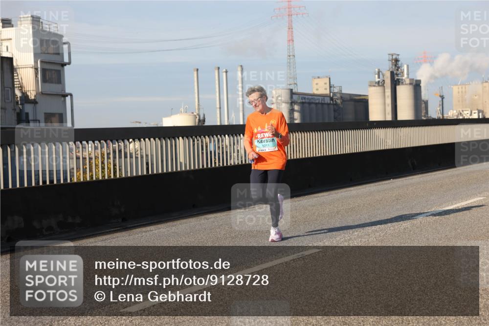 03.10.2025 - Köhlbrandbrückenlauf Lena Gebhardt http://msf.ph/oto/9128728 03.10.2025 09:48:28 Position 2 1211 meine-sportfotos.de