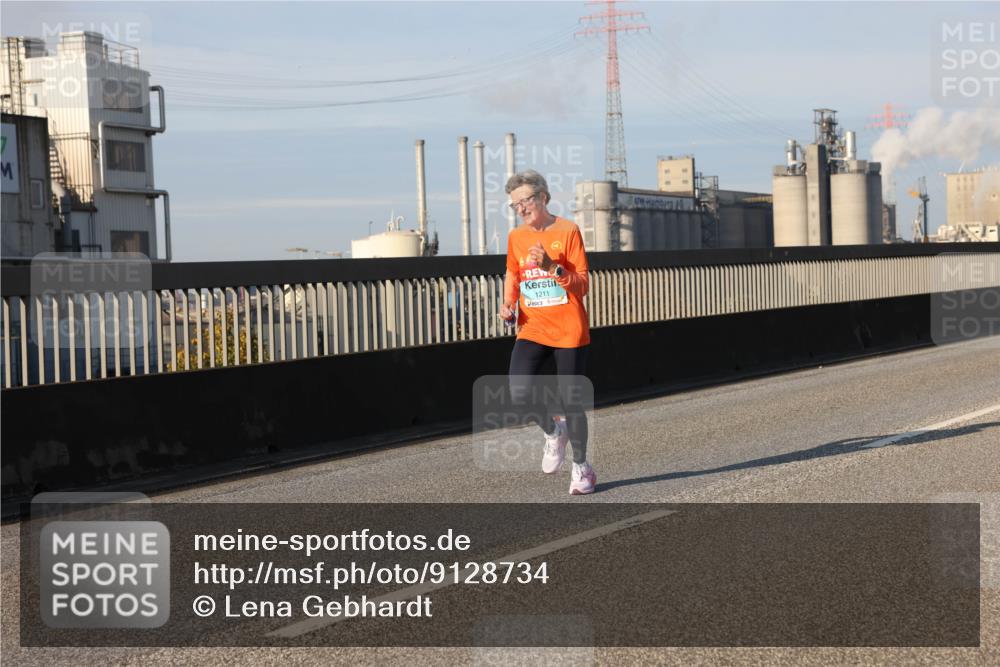 03.10.2025 - Köhlbrandbrückenlauf Lena Gebhardt http://msf.ph/oto/9128734 03.10.2025 09:48:28 Position 2 1211 meine-sportfotos.de