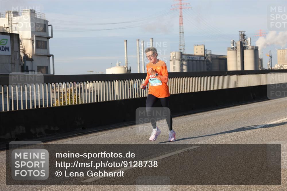 03.10.2025 - Köhlbrandbrückenlauf Lena Gebhardt http://msf.ph/oto/9128738 03.10.2025 09:48:28 Position 2 1211 meine-sportfotos.de