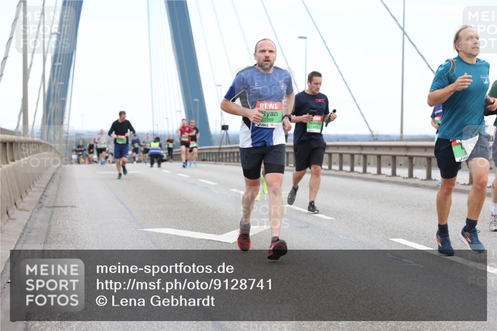 03.10.2025 - Köhlbrandbrückenlauf Lena Gebhardt http://msf.ph/oto/9128741 03.10.2025 15:23:36 Position 2 7269 meine-sportfotos.de
