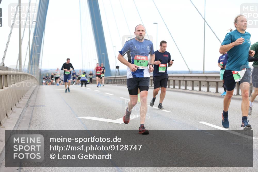 03.10.2025 - Köhlbrandbrückenlauf Lena Gebhardt http://msf.ph/oto/9128747 03.10.2025 15:23:36 Position 2 7269 meine-sportfotos.de
