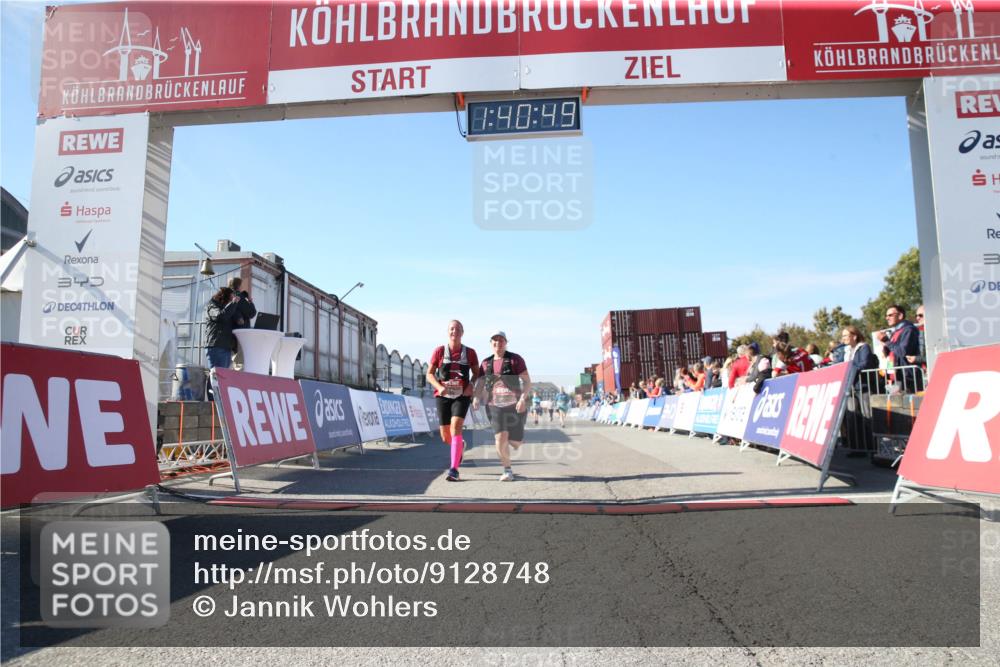 03.10.2025 - Köhlbrandbrückenlauf Jannik Wohlers http://msf.ph/oto/9128748 03.10.2025 13:40:50 Ziel 5495, 5496, 5558, 6134, 6135 meine-sportfotos.de