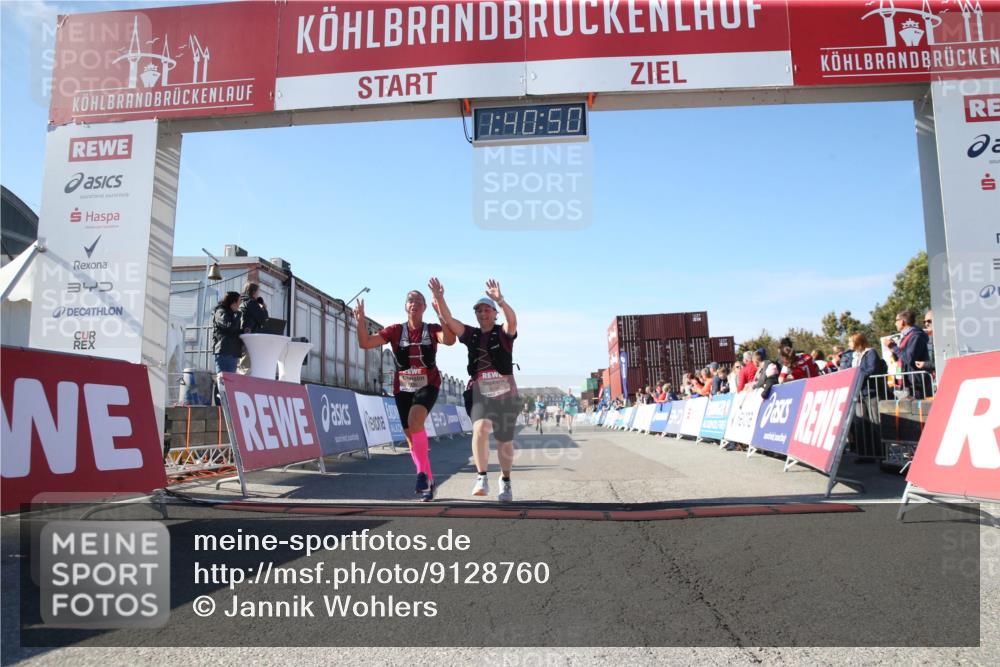 03.10.2025 - Köhlbrandbrückenlauf Jannik Wohlers http://msf.ph/oto/9128760 03.10.2025 13:40:50 Ziel 5495, 5496, 5558, 6134, 6135 meine-sportfotos.de