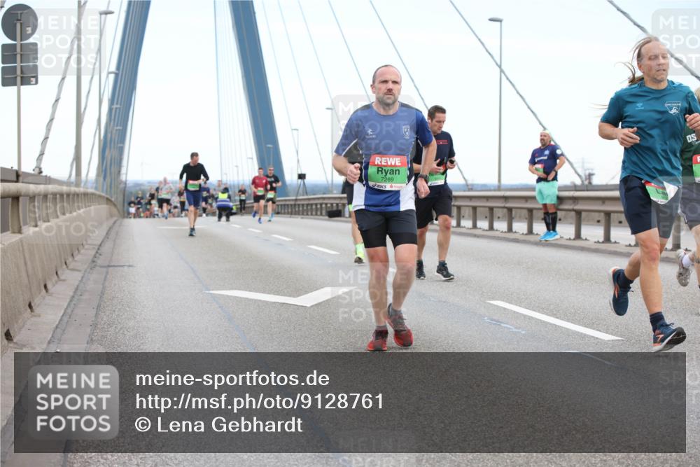 03.10.2025 - Köhlbrandbrückenlauf Lena Gebhardt http://msf.ph/oto/9128761 03.10.2025 15:23:36 Position 2 7269 meine-sportfotos.de