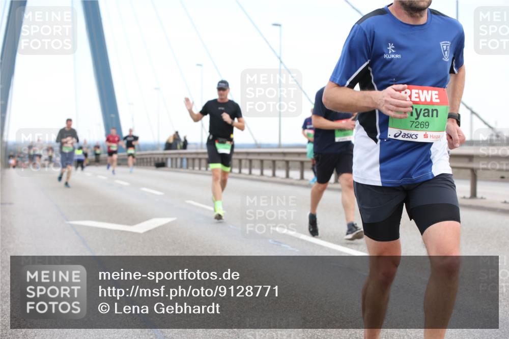 03.10.2025 - Köhlbrandbrückenlauf Lena Gebhardt http://msf.ph/oto/9128771 03.10.2025 15:23:38 Position 2 7269 meine-sportfotos.de