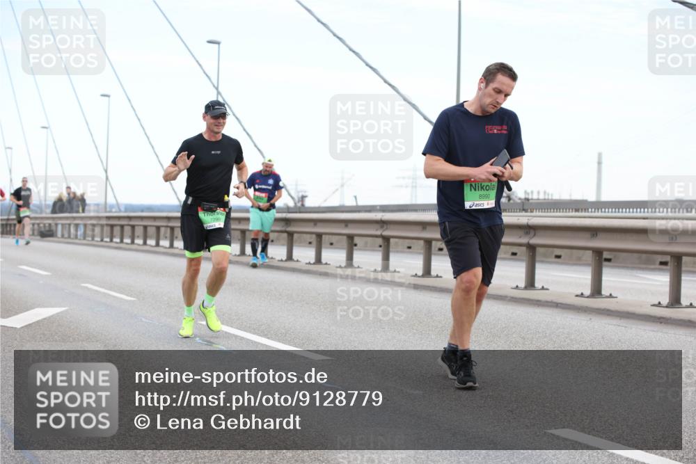 03.10.2025 - Köhlbrandbrückenlauf Lena Gebhardt http://msf.ph/oto/9128779 03.10.2025 15:23:39 Position 2 7299, 8990 meine-sportfotos.de