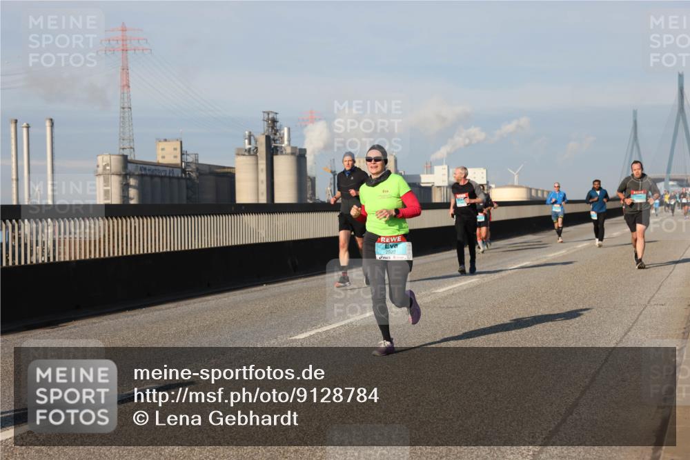 03.10.2025 - Köhlbrandbrückenlauf Lena Gebhardt http://msf.ph/oto/9128784 03.10.2025 09:48:29 Position 2 2822 meine-sportfotos.de