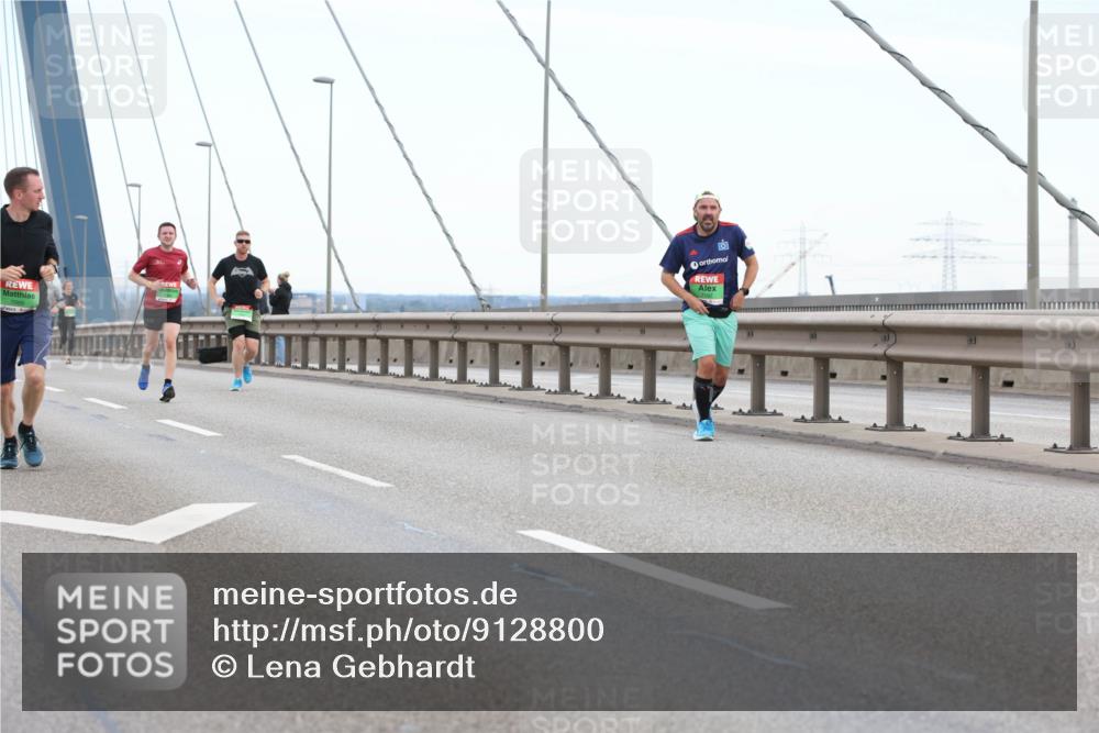03.10.2025 - Köhlbrandbrückenlauf Lena Gebhardt http://msf.ph/oto/9128800 03.10.2025 15:23:41 Position 2  meine-sportfotos.de