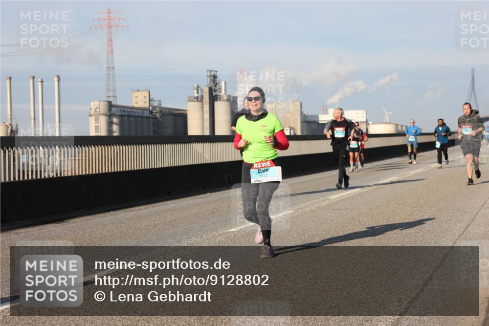 03.10.2025 - Köhlbrandbrückenlauf Lena Gebhardt http://msf.ph/oto/9128802 03.10.2025 09:48:30 Position 2 2822 meine-sportfotos.de