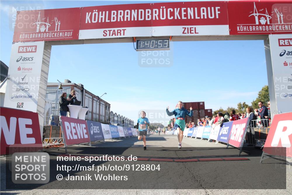 03.10.2025 - Köhlbrandbrückenlauf Jannik Wohlers http://msf.ph/oto/9128804 03.10.2025 13:40:54 Ziel 5495, 5496, 6134, 6135 meine-sportfotos.de