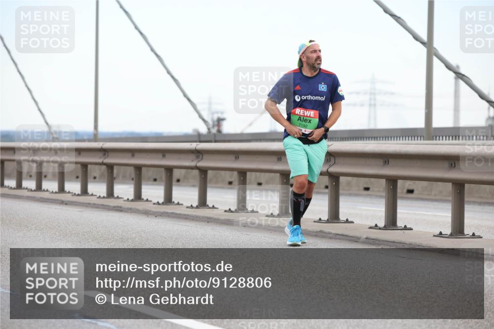 03.10.2025 - Köhlbrandbrückenlauf Lena Gebhardt http://msf.ph/oto/9128806 03.10.2025 15:23:42 Position 2 7192 meine-sportfotos.de