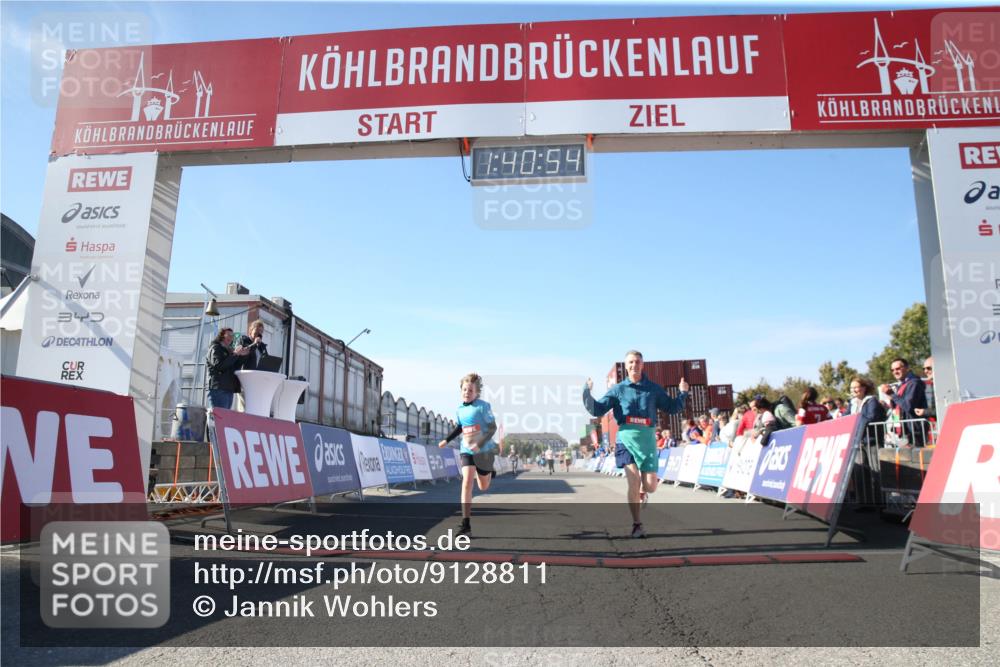 03.10.2025 - Köhlbrandbrückenlauf Jannik Wohlers http://msf.ph/oto/9128811 03.10.2025 13:40:54 Ziel 5495, 5496, 6134, 6135 meine-sportfotos.de