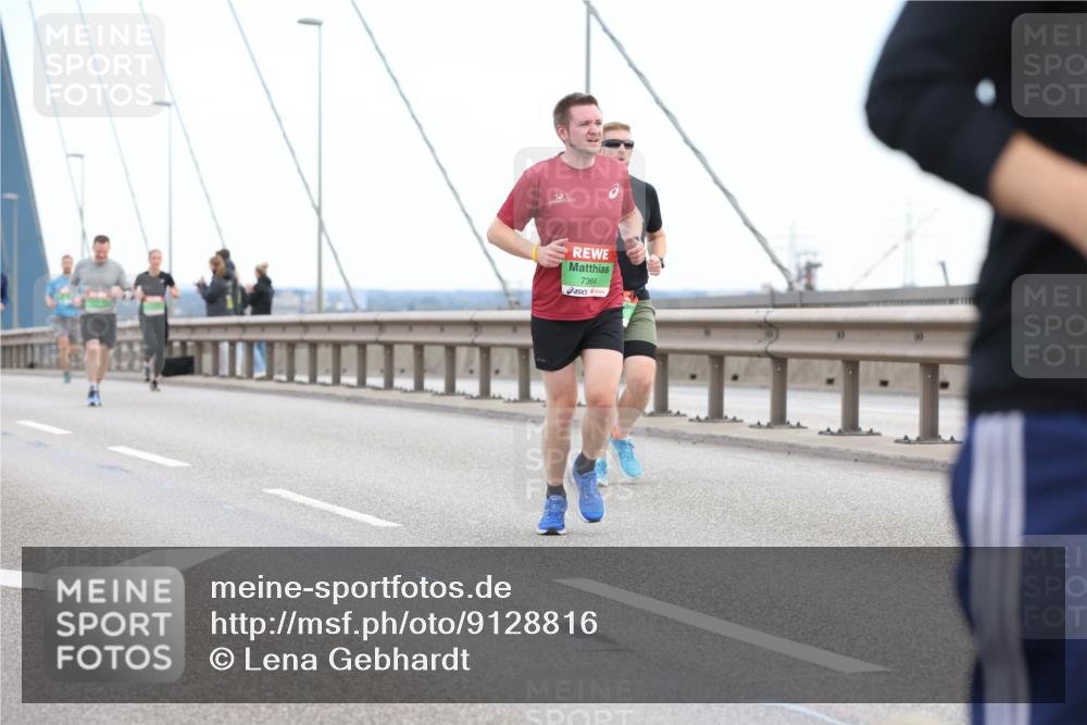03.10.2025 - Köhlbrandbrückenlauf Lena Gebhardt http://msf.ph/oto/9128816 03.10.2025 15:23:45 Position 2 7364 meine-sportfotos.de