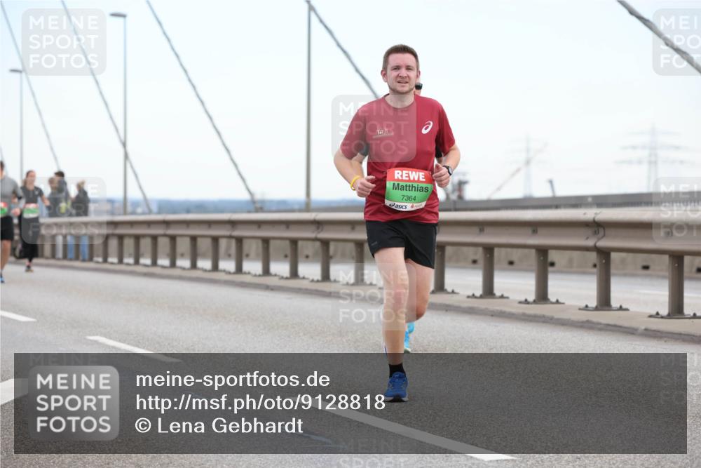03.10.2025 - Köhlbrandbrückenlauf Lena Gebhardt http://msf.ph/oto/9128818 03.10.2025 15:23:45 Position 2 7364 meine-sportfotos.de
