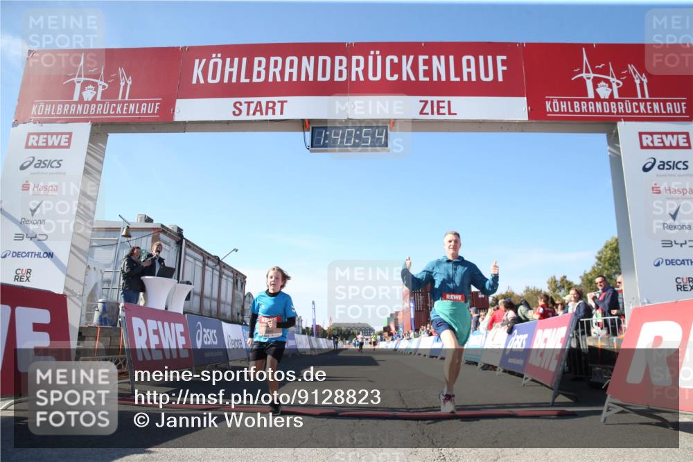 03.10.2025 - Köhlbrandbrückenlauf Jannik Wohlers http://msf.ph/oto/9128823 03.10.2025 13:40:55 Ziel 5495, 5496, 6134, 6135 meine-sportfotos.de