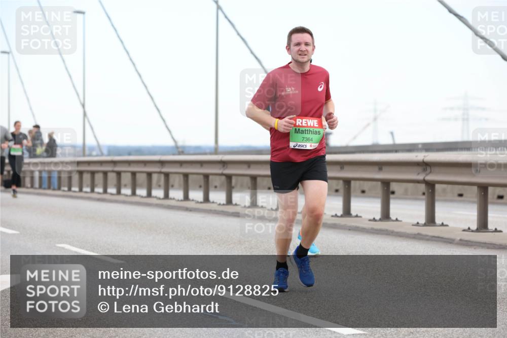 03.10.2025 - Köhlbrandbrückenlauf Lena Gebhardt http://msf.ph/oto/9128825 03.10.2025 15:23:46 Position 2 7364 meine-sportfotos.de
