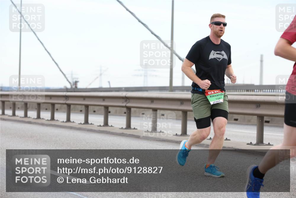 03.10.2025 - Köhlbrandbrückenlauf Lena Gebhardt http://msf.ph/oto/9128827 03.10.2025 15:23:47 Position 2 7561 meine-sportfotos.de