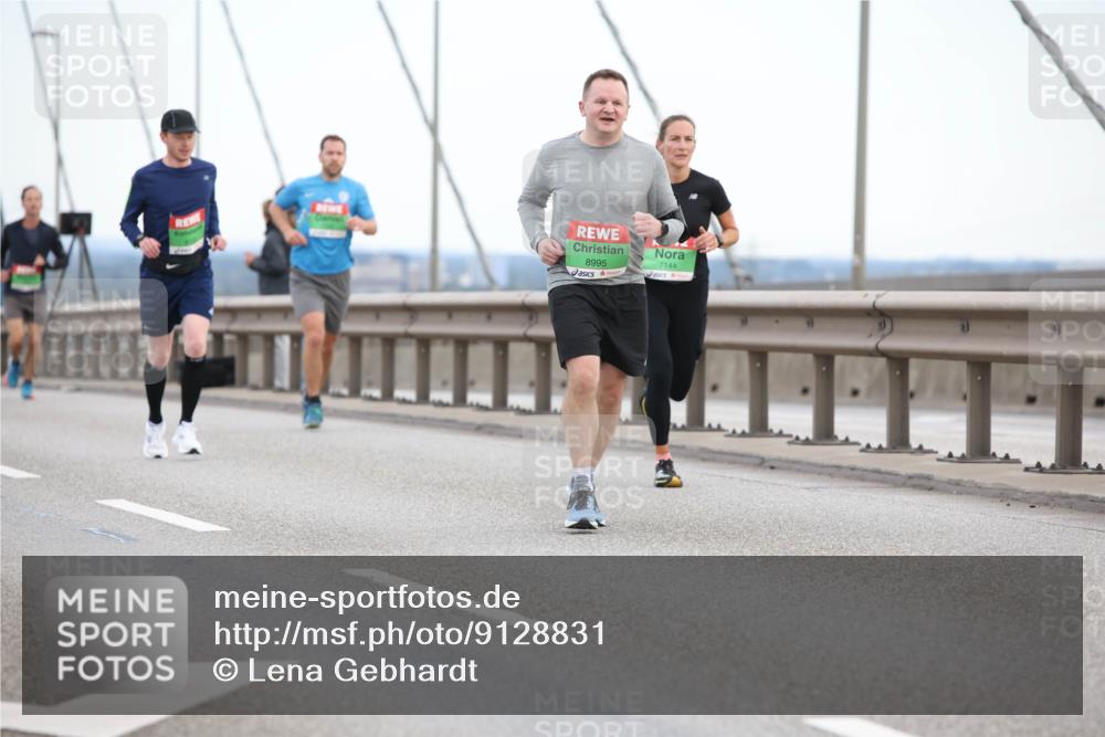 03.10.2025 - Köhlbrandbrückenlauf Lena Gebhardt http://msf.ph/oto/9128831 03.10.2025 15:23:49 Position 2 8995, 7144 meine-sportfotos.de