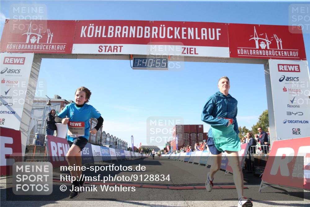 03.10.2025 - Köhlbrandbrückenlauf Jannik Wohlers http://msf.ph/oto/9128834 03.10.2025 13:40:55 Ziel 5495, 5496, 6134, 6135 meine-sportfotos.de