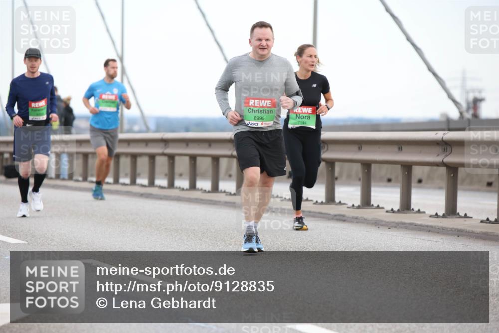 03.10.2025 - Köhlbrandbrückenlauf Lena Gebhardt http://msf.ph/oto/9128835 03.10.2025 15:23:50 Position 2 8995, 7144 meine-sportfotos.de