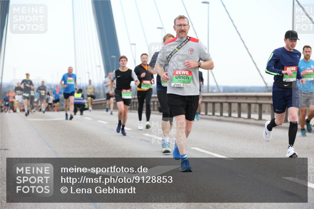 03.10.2025 - Köhlbrandbrückenlauf Lena Gebhardt http://msf.ph/oto/9128853 03.10.2025 15:23:53 Position 2 7172 meine-sportfotos.de