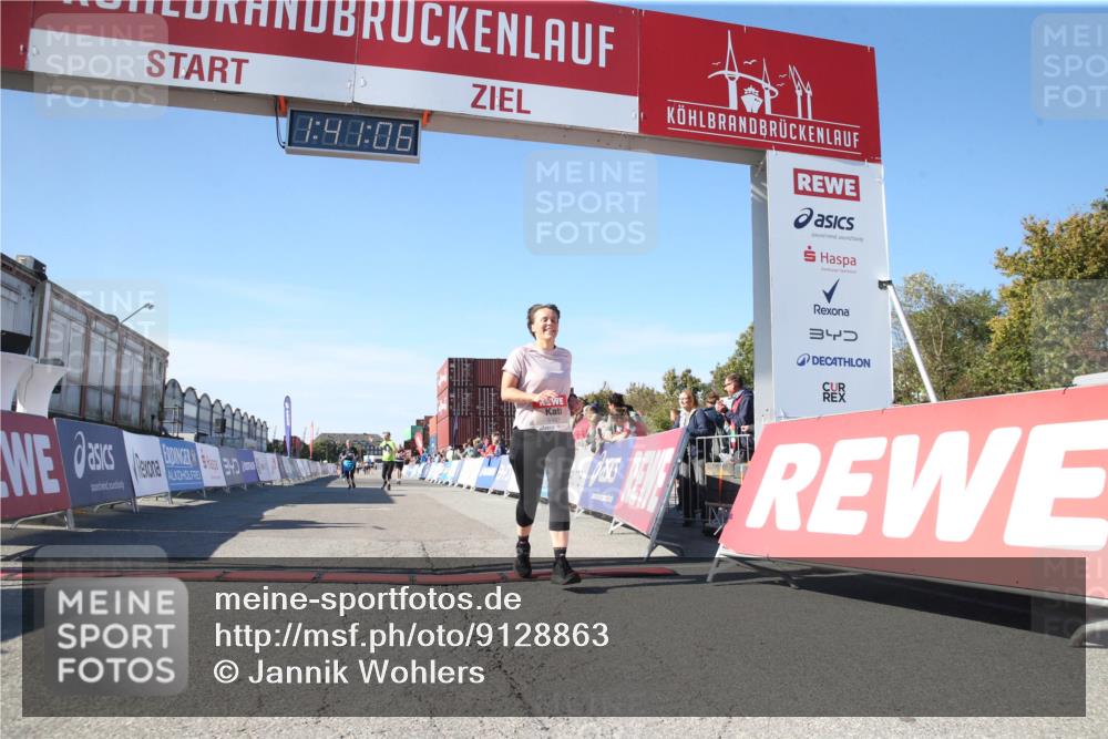 03.10.2025 - Köhlbrandbrückenlauf Jannik Wohlers http://msf.ph/oto/9128863 03.10.2025 13:41:07 Ziel 5116, 5121, 6317, 6437 meine-sportfotos.de