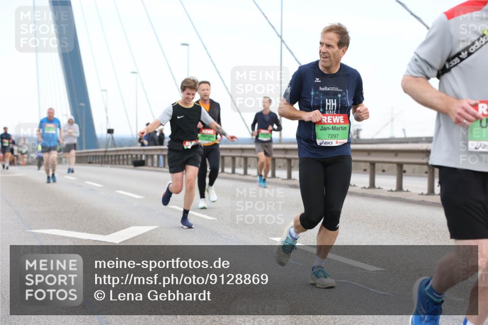 03.10.2025 - Köhlbrandbrückenlauf Lena Gebhardt http://msf.ph/oto/9128869 03.10.2025 15:23:56 Position 2 7297 meine-sportfotos.de