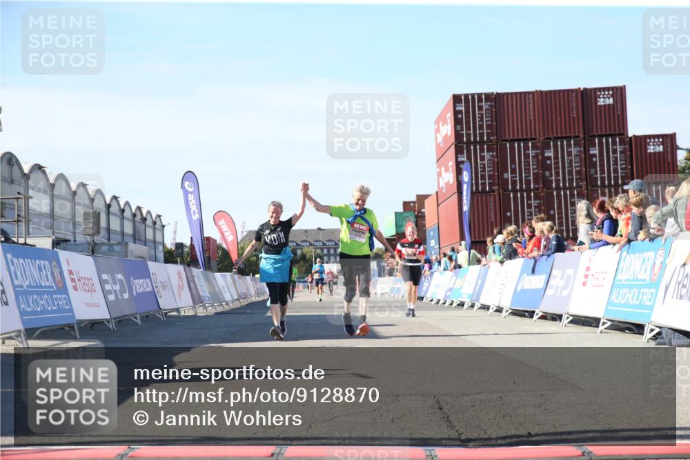 03.10.2025 - Köhlbrandbrückenlauf Jannik Wohlers http://msf.ph/oto/9128870 03.10.2025 13:41:10 Ziel 5116, 5121, 5197, 6317, 6437 meine-sportfotos.de