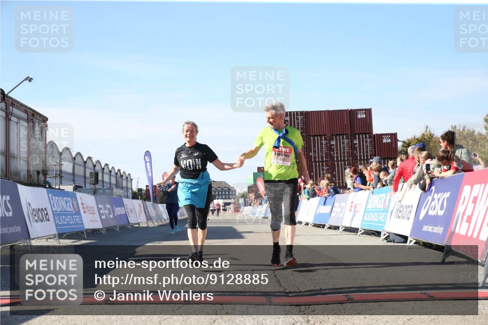 03.10.2025 - Köhlbrandbrückenlauf Jannik Wohlers http://msf.ph/oto/9128885 03.10.2025 13:41:13 Ziel 5116, 5121, 5197, 5421, 6317, 6437 meine-sportfotos.de