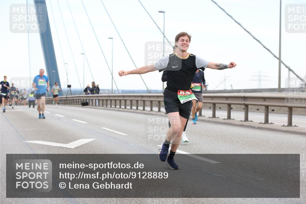 03.10.2025 - Köhlbrandbrückenlauf Lena Gebhardt http://msf.ph/oto/9128889 03.10.2025 15:23:57 Position 2 7248 meine-sportfotos.de