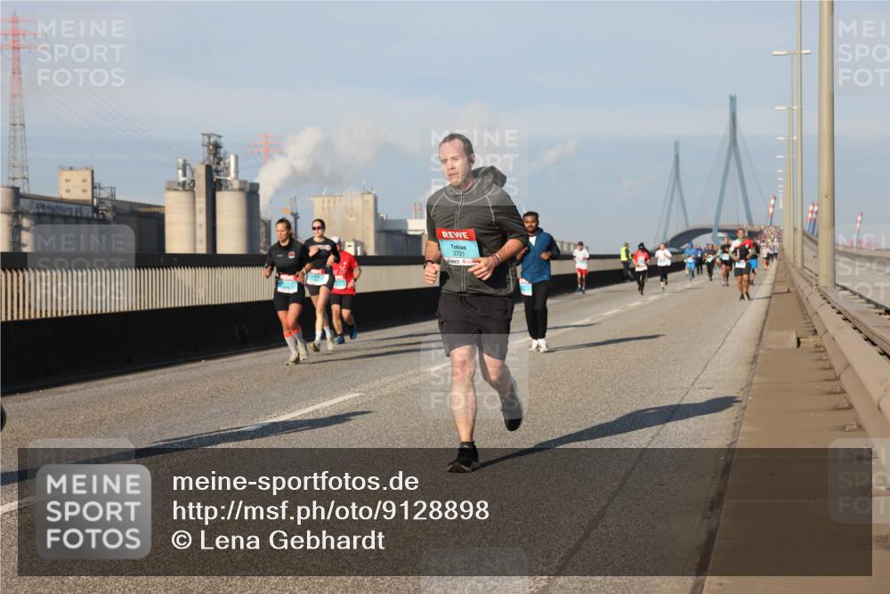 03.10.2025 - Köhlbrandbrückenlauf Lena Gebhardt http://msf.ph/oto/9128898 03.10.2025 09:48:33 Position 2 3721 meine-sportfotos.de