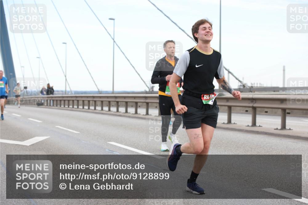 03.10.2025 - Köhlbrandbrückenlauf Lena Gebhardt http://msf.ph/oto/9128899 03.10.2025 15:23:58 Position 2  meine-sportfotos.de
