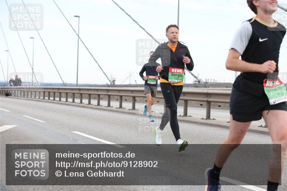 03.10.2025 - Köhlbrandbrückenlauf Lena Gebhardt http://msf.ph/oto/9128902 03.10.2025 15:23:59 Position 2 7320, 7248 meine-sportfotos.de